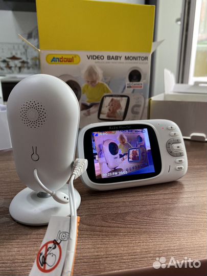 Видеоняня с монитором новая