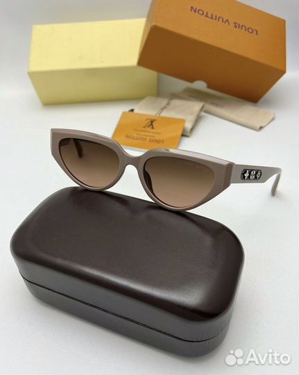Солнцезащитные очки женские Louis Vuitton