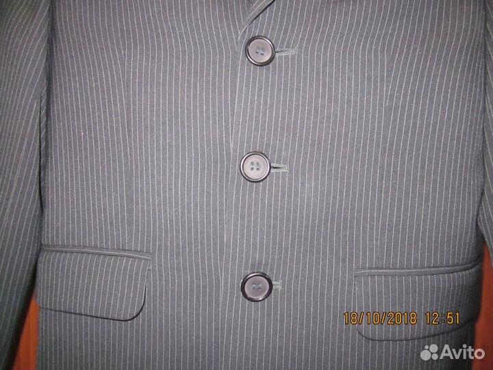 Продаю пиджак на мальчика