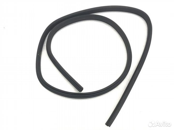 Уплотнительная резинка боковой двери задняя левая