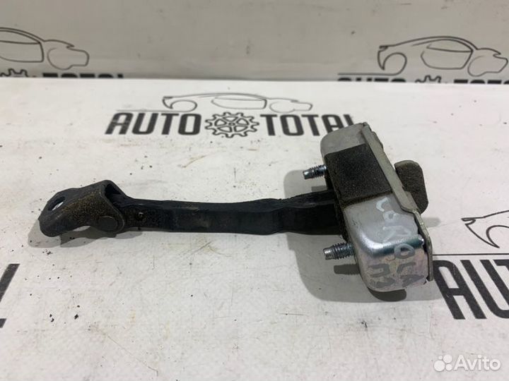 Ограничитель двери задний правый Toyota Corolla