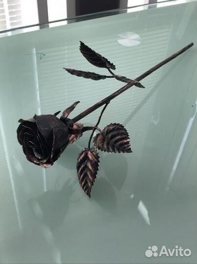 Роза кованая