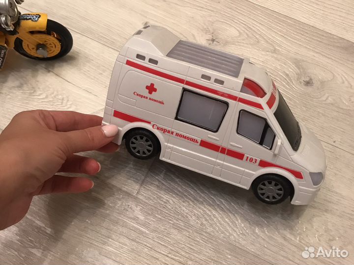 Машинки игрушечные