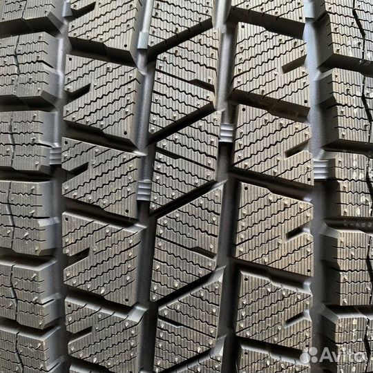 Sailun Ice Blazer Arctic SUV 235/55 R18 104H