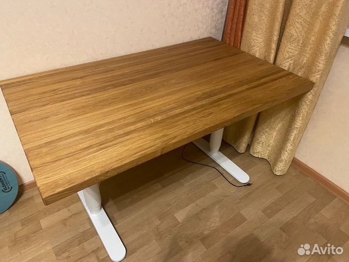 Стол IKEA Bekant с электроприводом