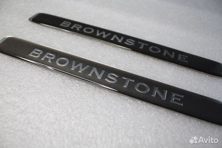 Шильдики Brownstone Land Cruiser 200 2 штуки O6OS9