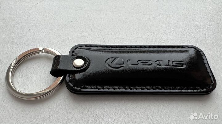 Брелок для ключей Lexus