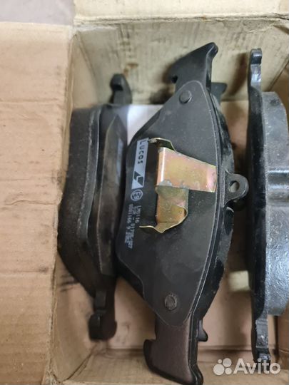 Передние тормозные колодки Opel Omega B, Saab 900