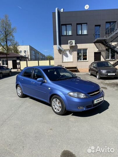 Chevrolet Lacetti 1.6 МТ, 2008, битый, 230 000 км