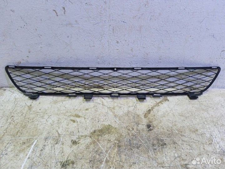 Решетка бампера Тойота