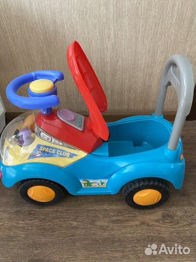 Машинка-каталка детская