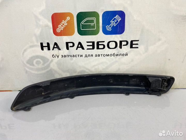 Накладка на бампер передняя правая Volkswagen Golf