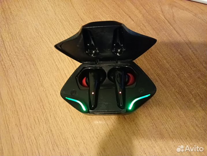 Беспроводные наушники TWS