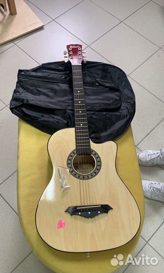 Гитара с чехлом