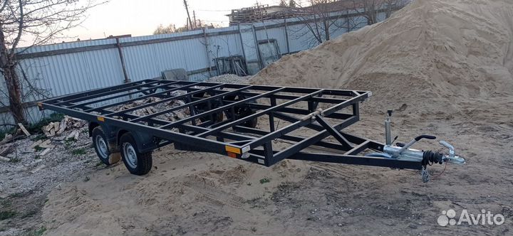 Прицеп двухосный с тормозом наката