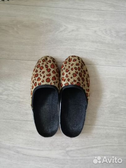 Новые сумка, тапочки,фартук,маски