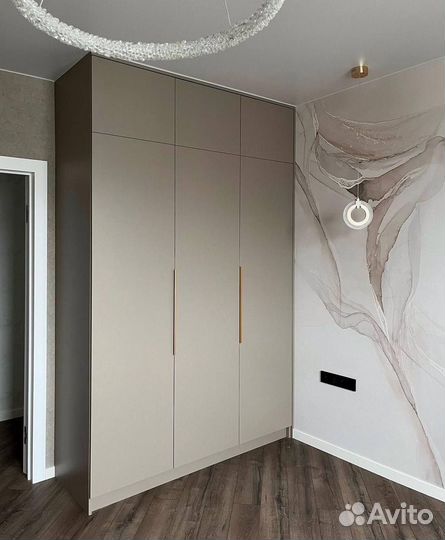 Шкаф распашной на заказ