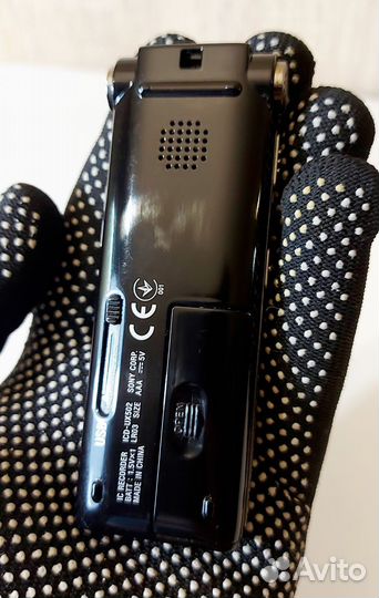 Диктофон цифровой Sony ICD-UX502