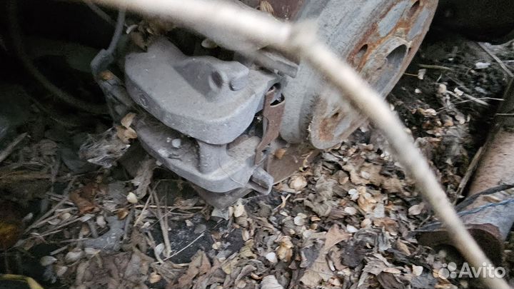 Задний правый суппорт Mercedes-Benz S-Class W221