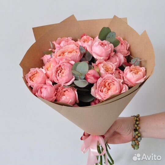 Букет из 5 кустовых пионовидных роз Джульетта