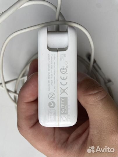 Разные провода для Apple Macbook