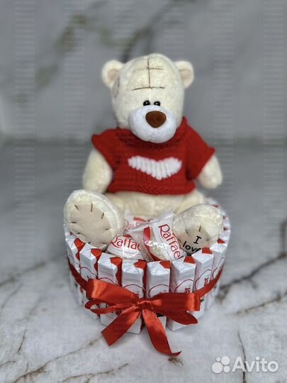 Сладкий шоколадный подарок букет киндер торт