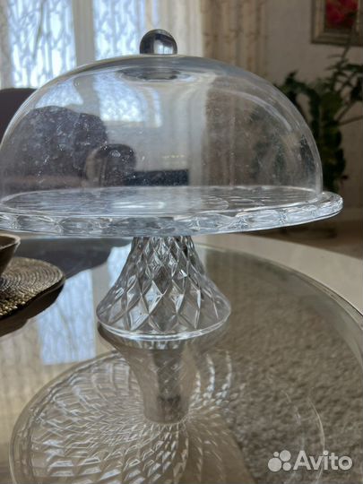 Тортница на ножке