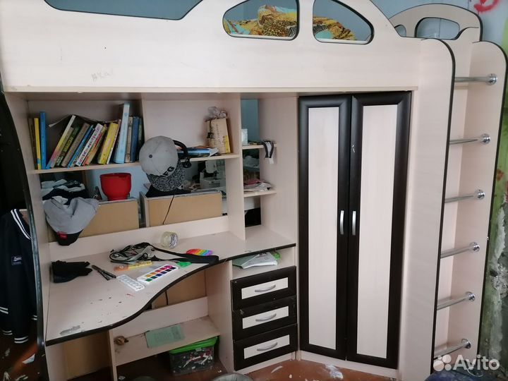 Уголок школьника с кроватью