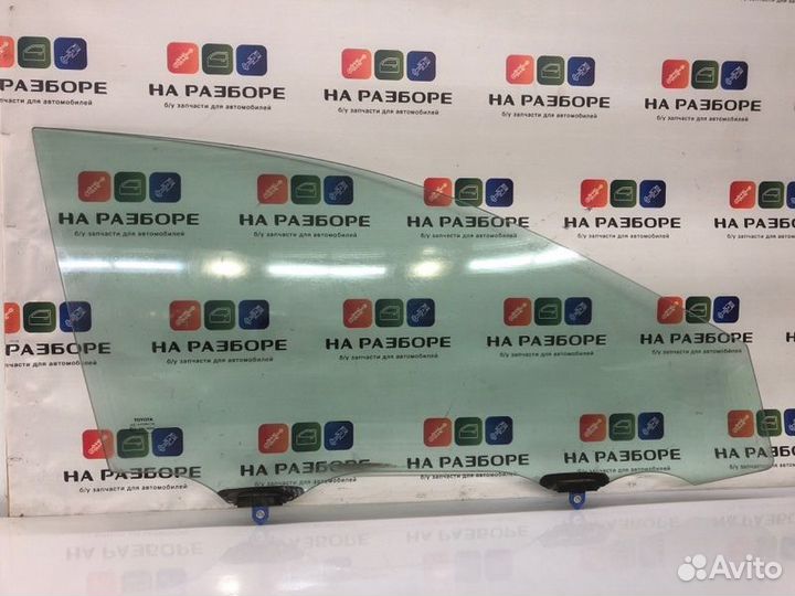 Стекло двери переднее правое Toyota Camry XV70