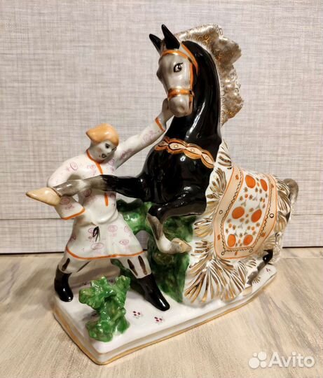 2 фарфоровые статуэтки из триптиха Конёк горбунок