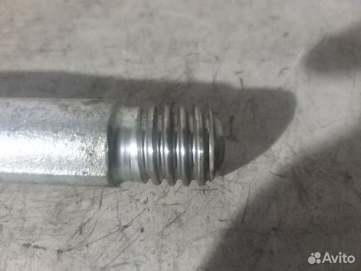 Крюк буксировочный Toyota Prius 30