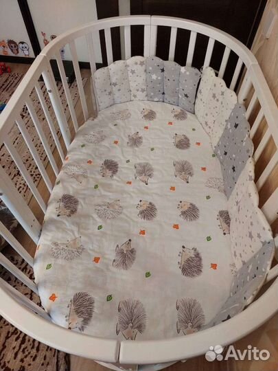 Детская кроватка люлька с маятником