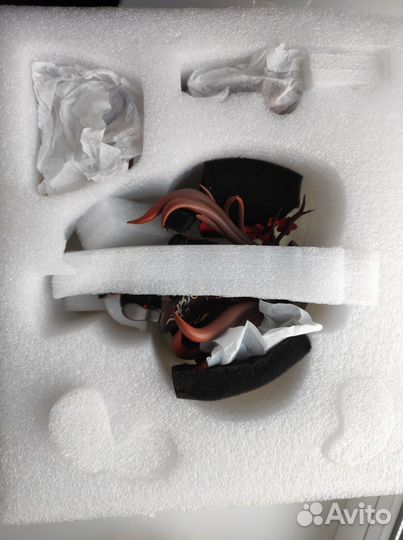 Фигурка Ху Тао из игры Genshin Impact