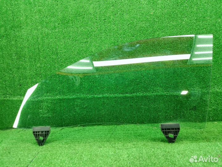 Стекло переднее левое Audi A4 B6 B7 3951