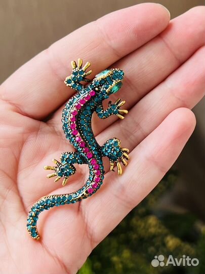 Брошь новая