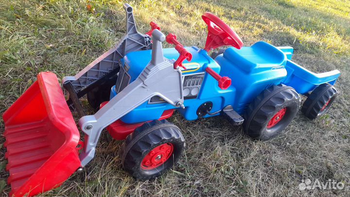 Детский трактор с педалями