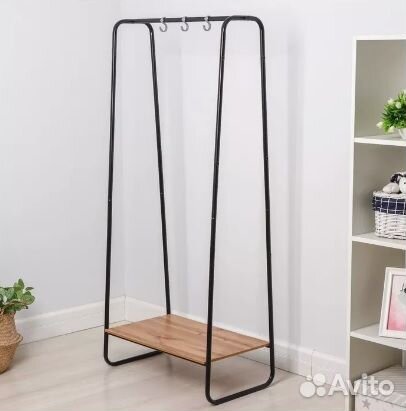 Напольная вешалка для одежды с полкой