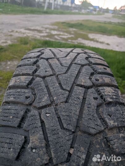 Pirelli Ice Zero 215/65 R16 102