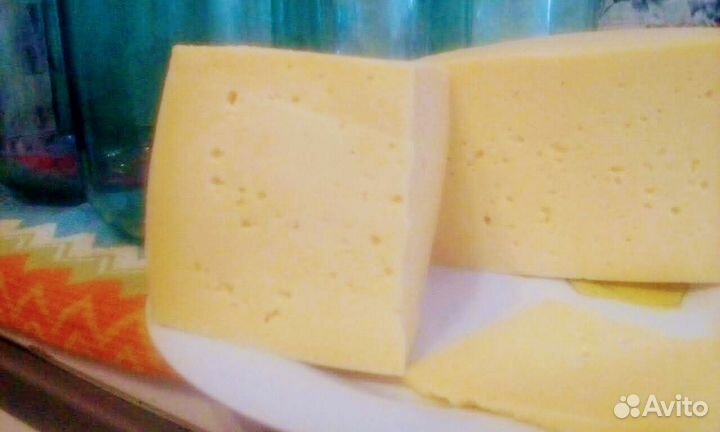 Молоко козье и коровье, творог, масло, сыр