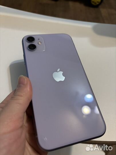 iPhone 11, 64 ГБ