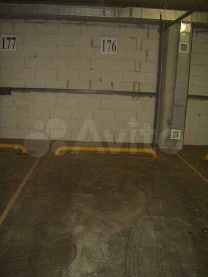 Машиноместо, 15 м²