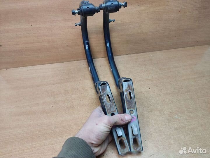 Петли крышки багажника, Volvo 960