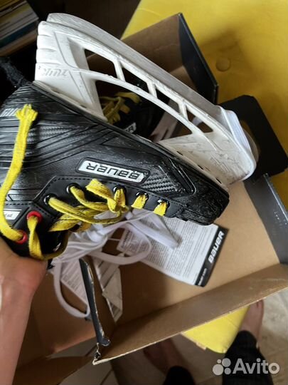 Хоккейные коньки bauer