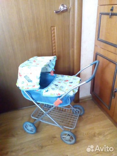Новая коляска для кукол