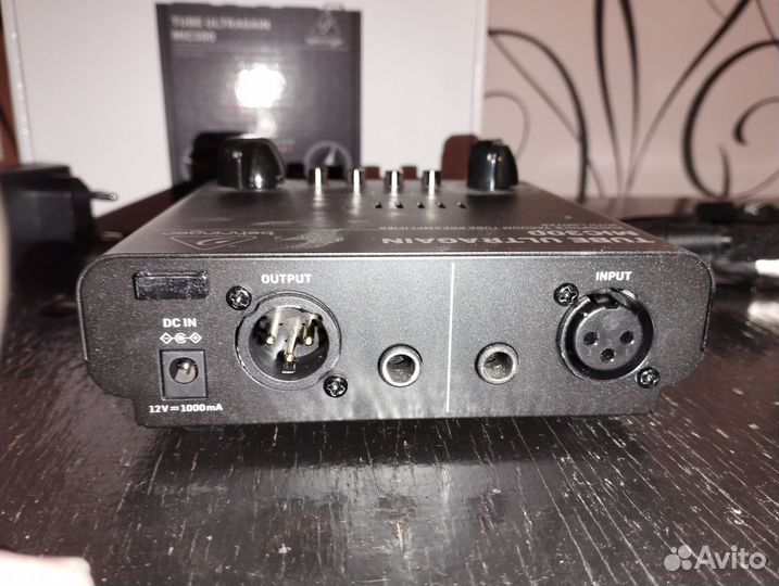 Микрофонный предусилитель Behringer MIC300