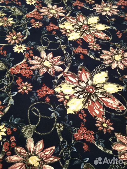 Ткань плательная, костюмная