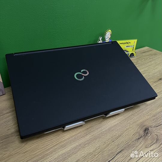 Ноутбук Fujitsu i5/озу 8/SSD