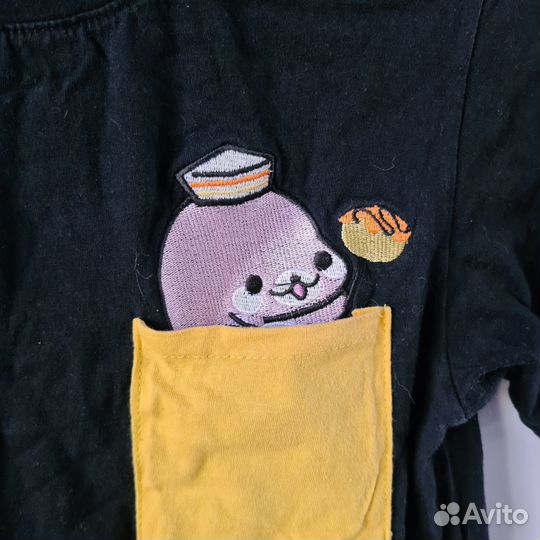 Черная майка с тюленем в кармашке. Женская