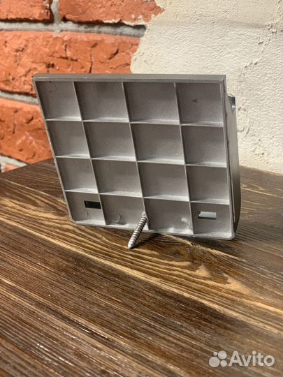 Держатель для телефона на стену