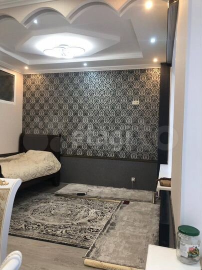 3-к. квартира, 80 м², 2/8 эт.
